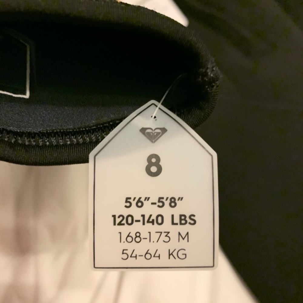 Roxy Wetsuit NWT** sz 8 2/2mm